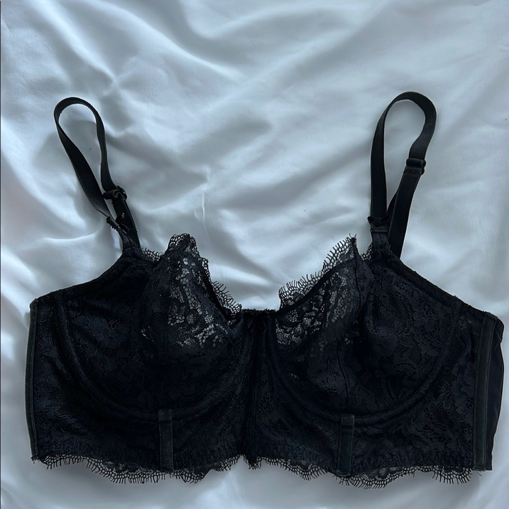 Victoria’s Secret Elegant Black Lace Bra -36C